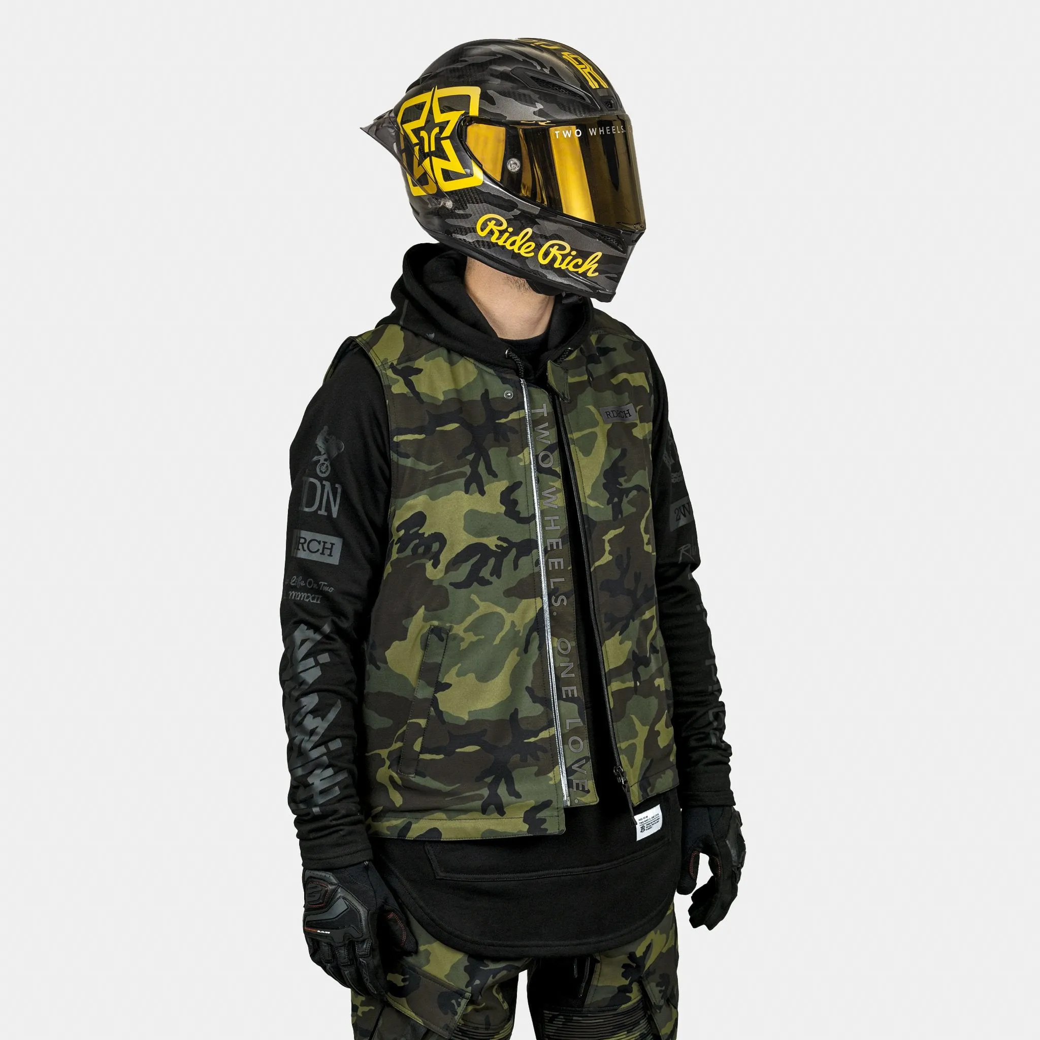 Scarboro™ Armoured Softshell Vest {Woodland Camo}
